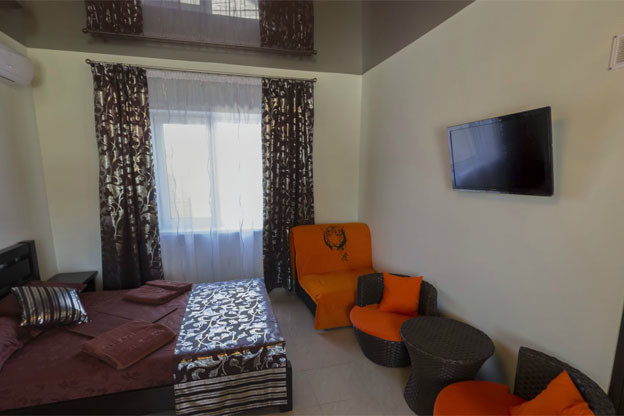Quadruple bedroom suite1602338345